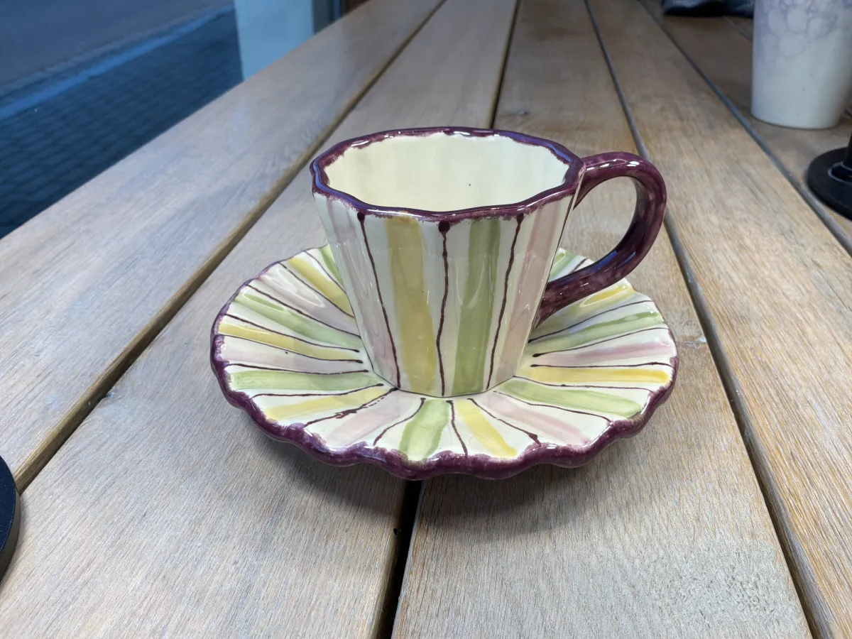 Tasse mit Untertasse – handbemaltes Unikat 075